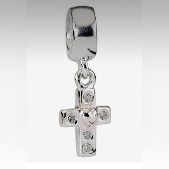 Pandora Cross - Picture 1 of 2